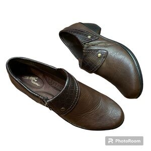 Easy Street Darcy Zipper Shootie